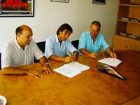 Milla, en nombre del Valencia, firmó el convenio