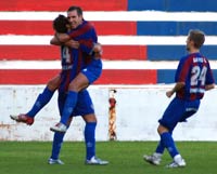 Celebración del primer gol de Valera