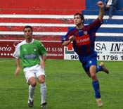 Josemi hizo un gran partido que coronó con un gol